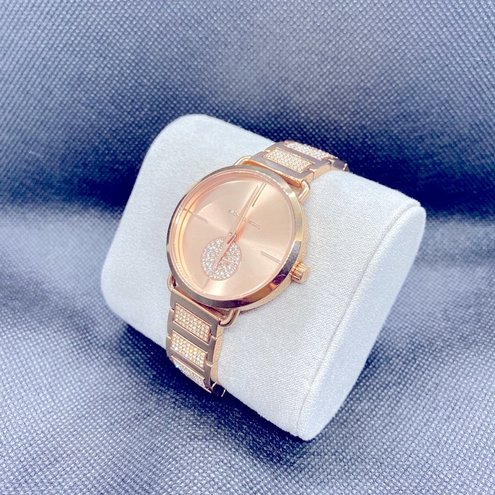 New Michael Kors Portia Pavé36.5mm RoseGold Watch - Picture 3 of 4